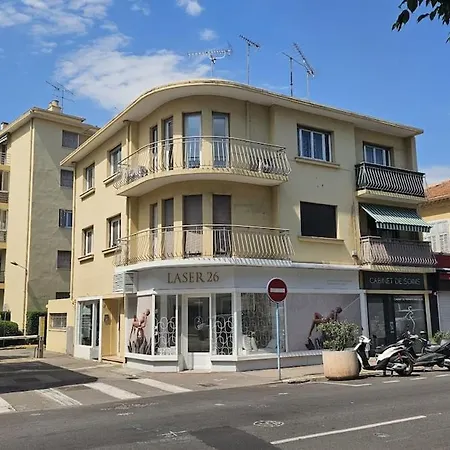 T3 Rénové Lumineux, Clim, Balcon, Proche